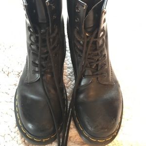 Dr. Marten 8 hole boots. Size 6uk 8 women’s.